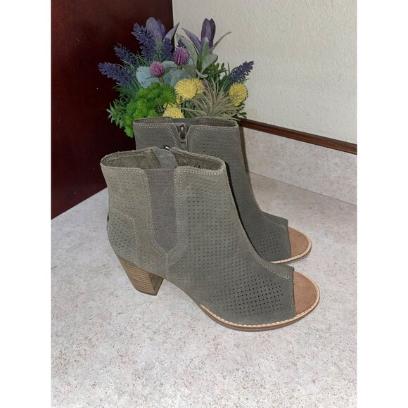 TOMS Majorca Ankle Boot Women's 7.5 Perforated Olive Green Peep Toe Ankle Boots - Picture 2 of 8